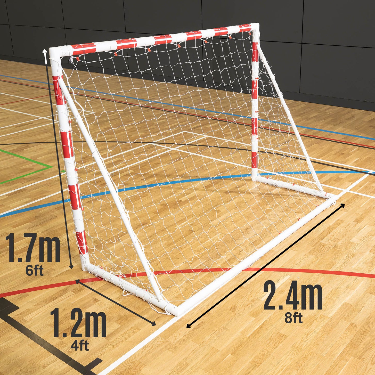 Tableau des dimensions du but de minihand Q-FOLD 240 x 170 cm sur le sol d'une salle de sport : 240 cm de large, 170 cm de haut, 120 cm de profondeur.