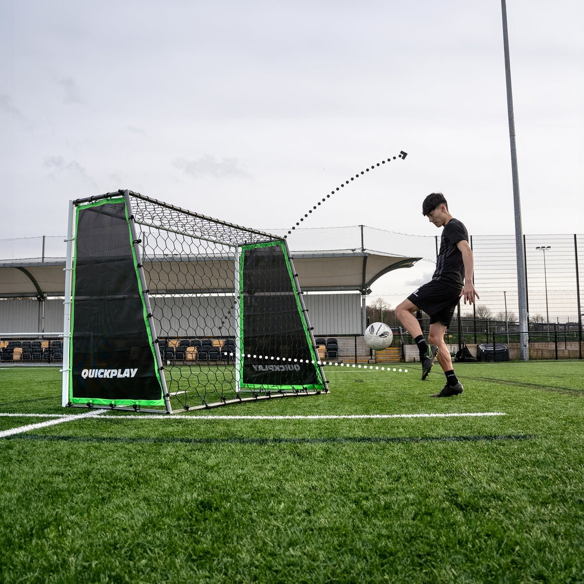 But, rebondisseur et mur de passes 3 en 1 TEKKERS GS Trainer