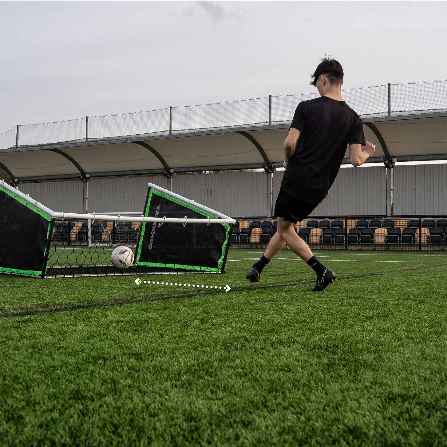 But, rebondisseur et mur de passes 3 en 1 TEKKERS GS Trainer
