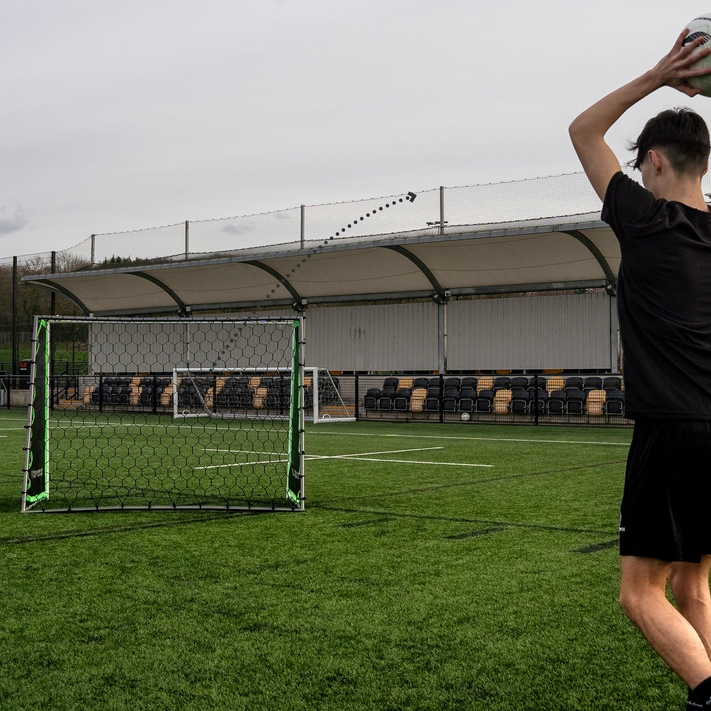 But, rebondisseur et mur de passes 3 en 1 TEKKERS GS Trainer
